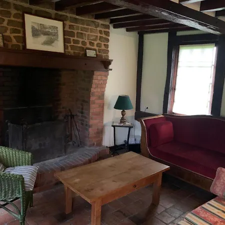 Le Pot D'etain Fort-Moville